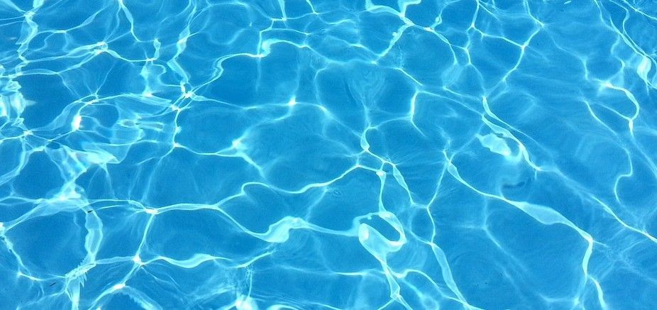 clean swimming pool